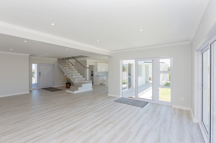 3 Bedroom Property for Sale in Country Club Western Cape